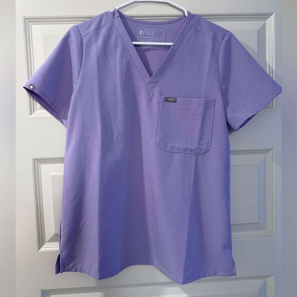 Figs Women's Scrub Set in Lavender